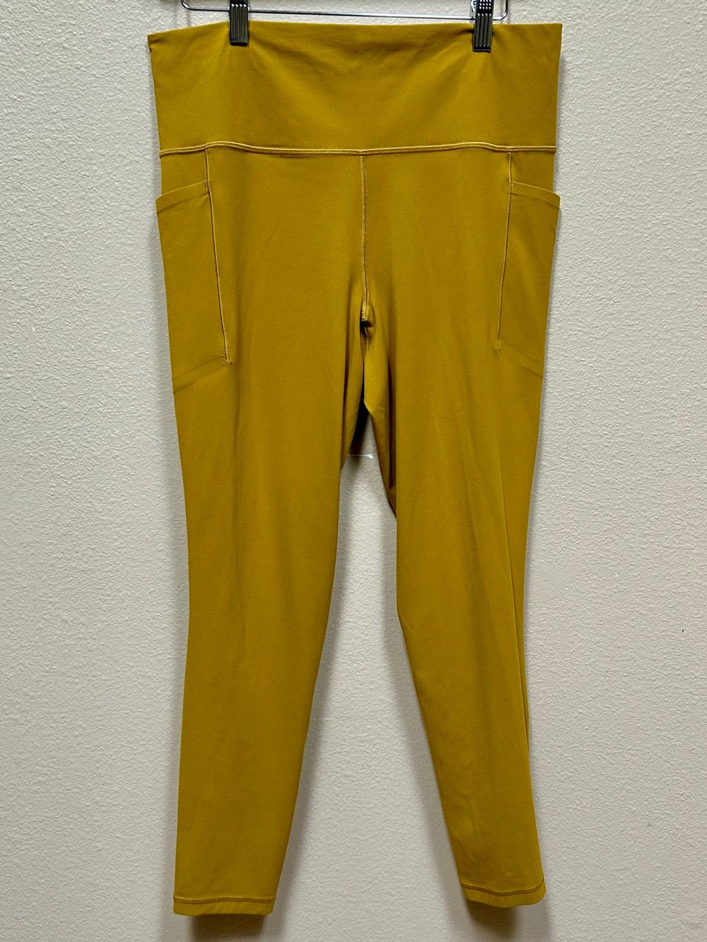 LIKE NEW Athleta Mustard High-Rise Pocket Leggings